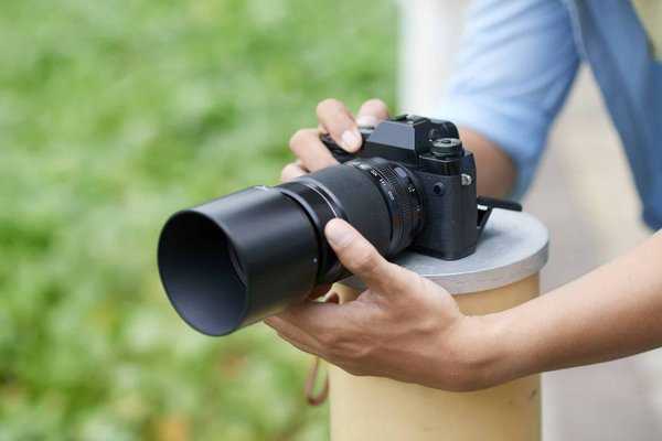 Quelle est la meilleure technologie de stabilisation d'image pour des prises de vue à main levée ?